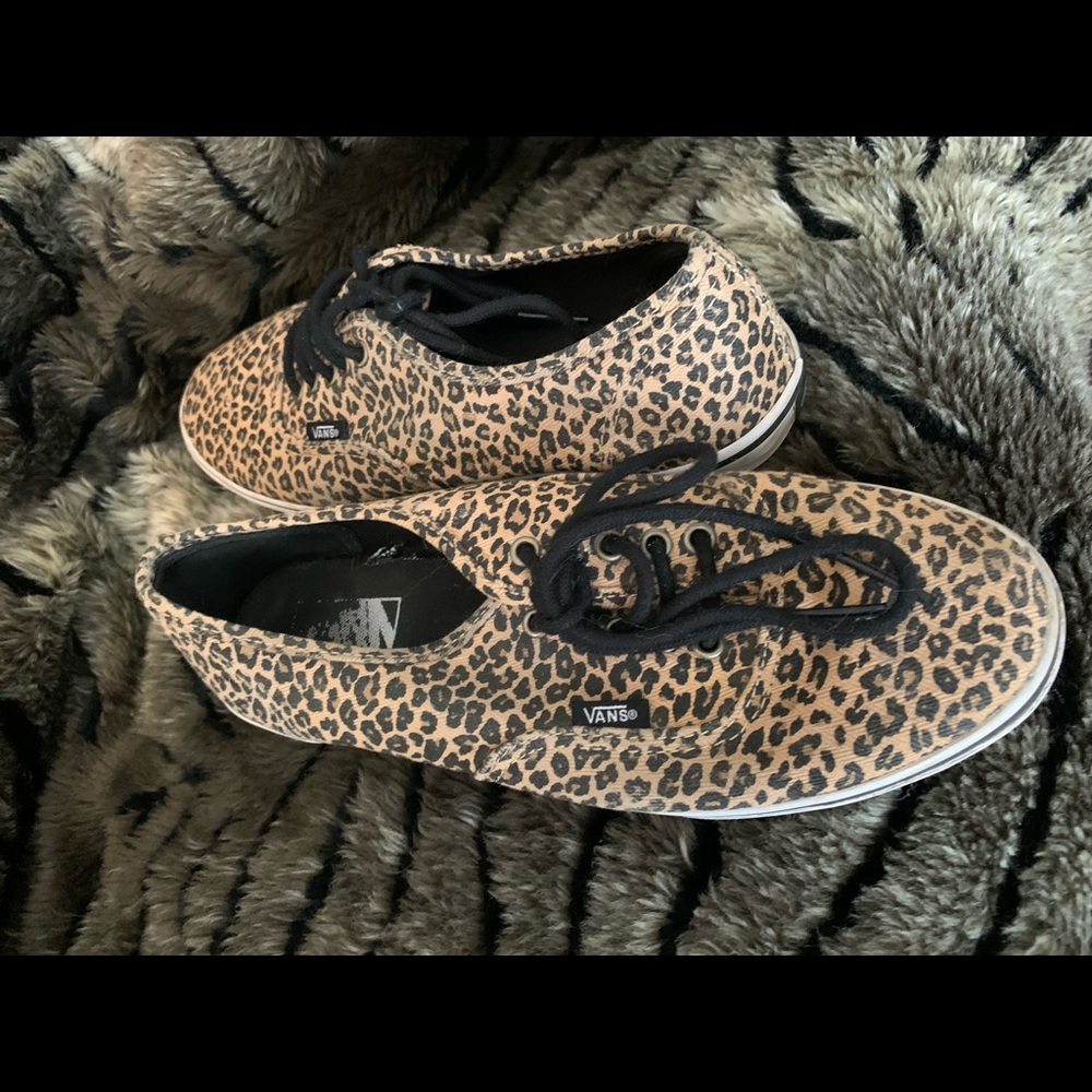 Sold ❌ on mercari ❌ Leopard Vans 🐆 Women’s